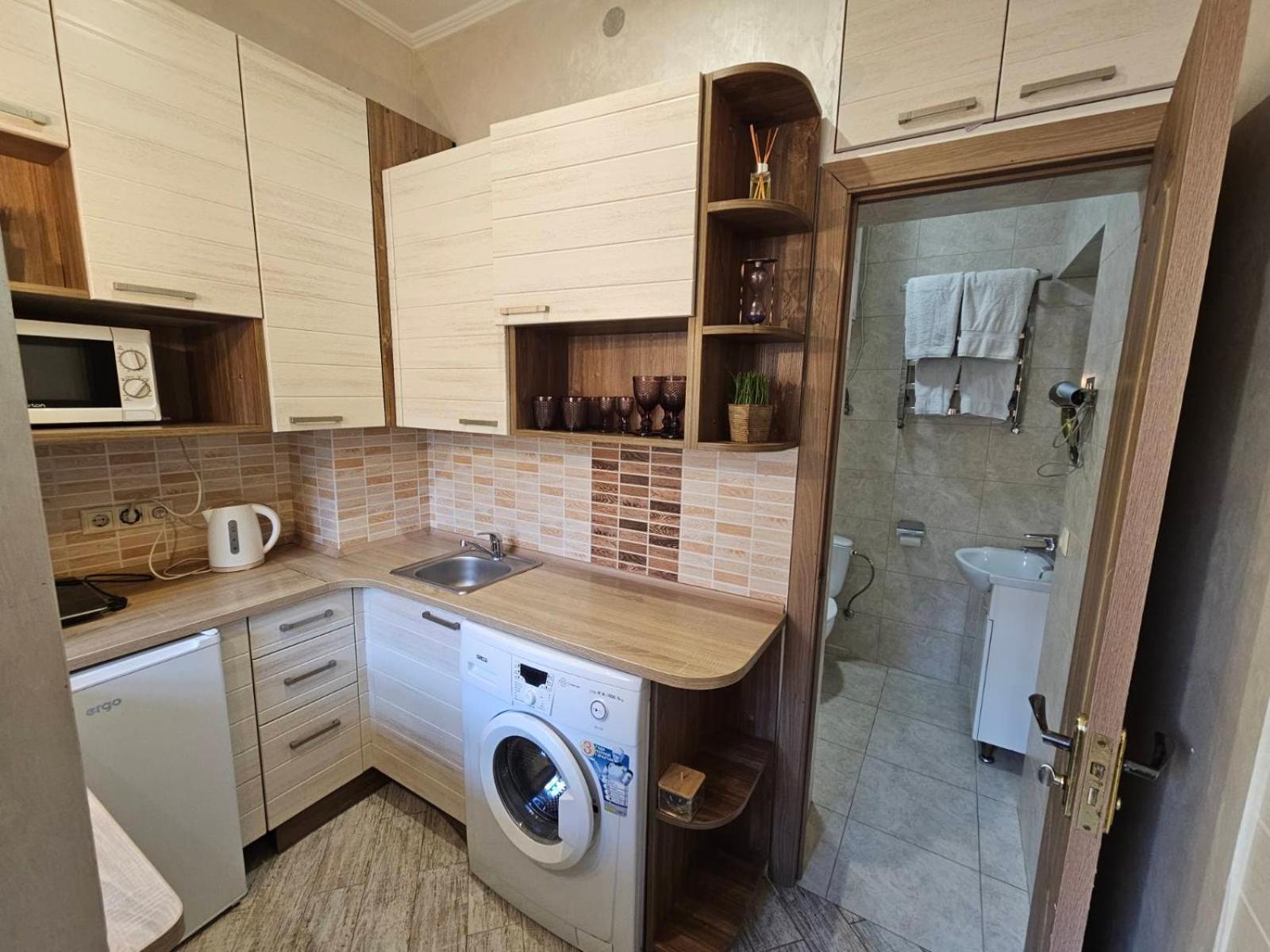 Apartment On Horodotska Street إلفيف المظهر الخارجي الصورة